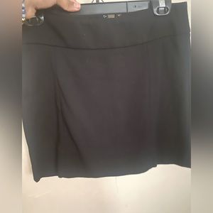 White house black market black basic skirt